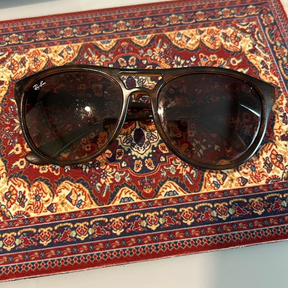 Ray-ban Ericka sunglasses